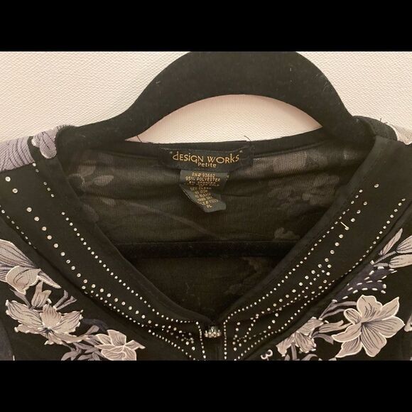Design Works petite floral knit top - Picture 4 of 7